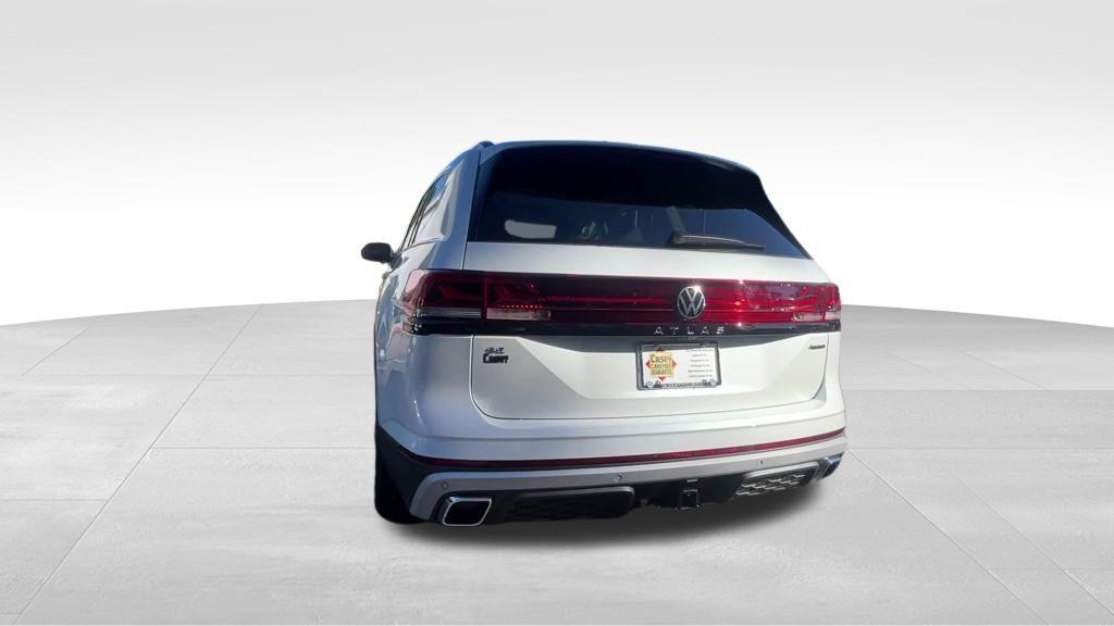 new 2026 Volkswagen Atlas car, priced at $46,677