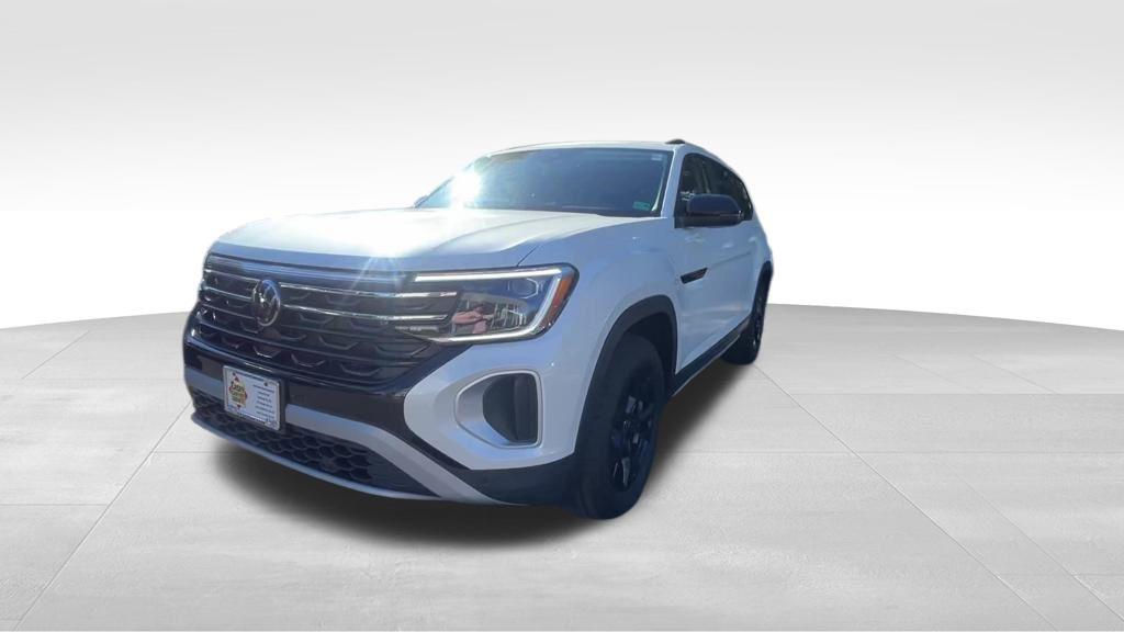 new 2026 Volkswagen Atlas car, priced at $46,677