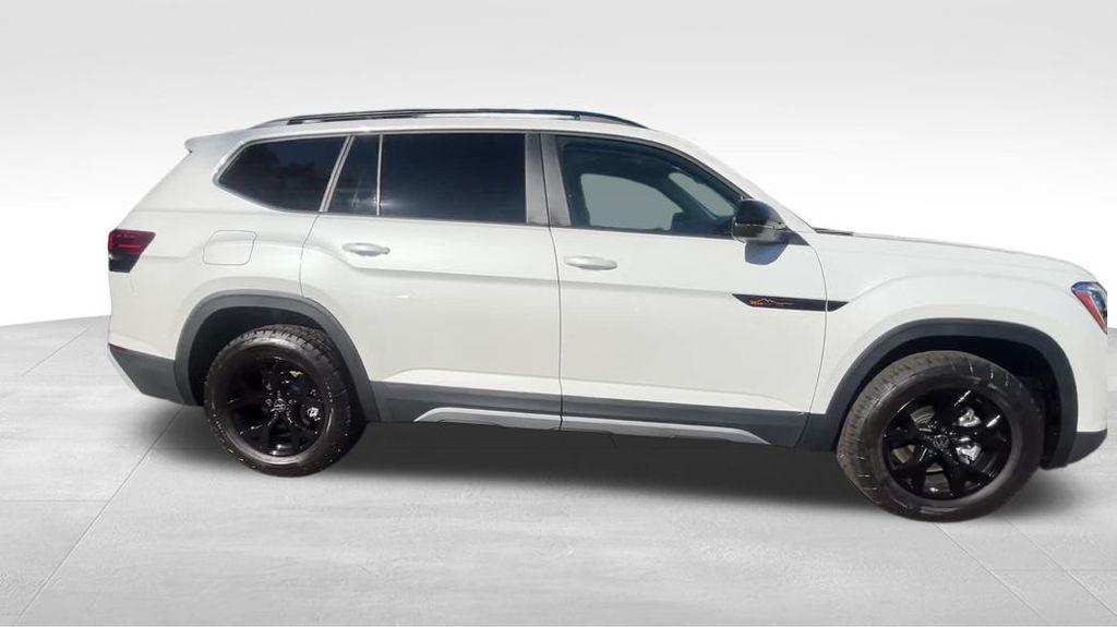 new 2026 Volkswagen Atlas car, priced at $46,677