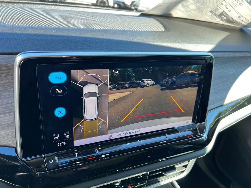 new 2026 Volkswagen Atlas car, priced at $52,108