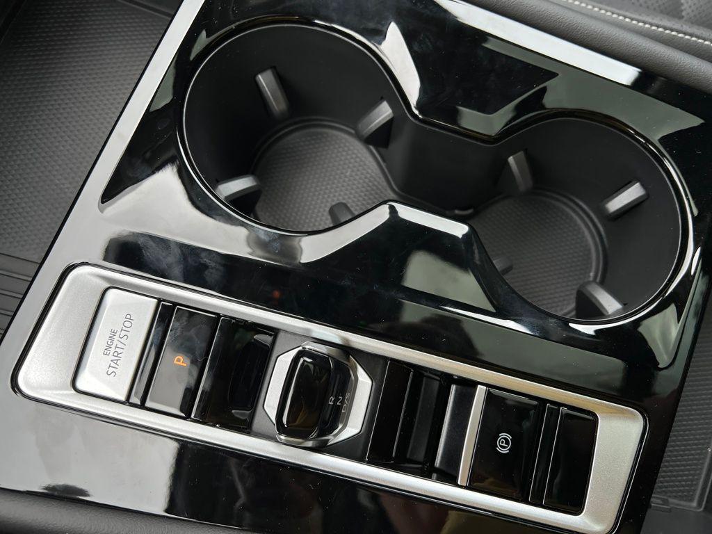 new 2026 Volkswagen Atlas car, priced at $43,908