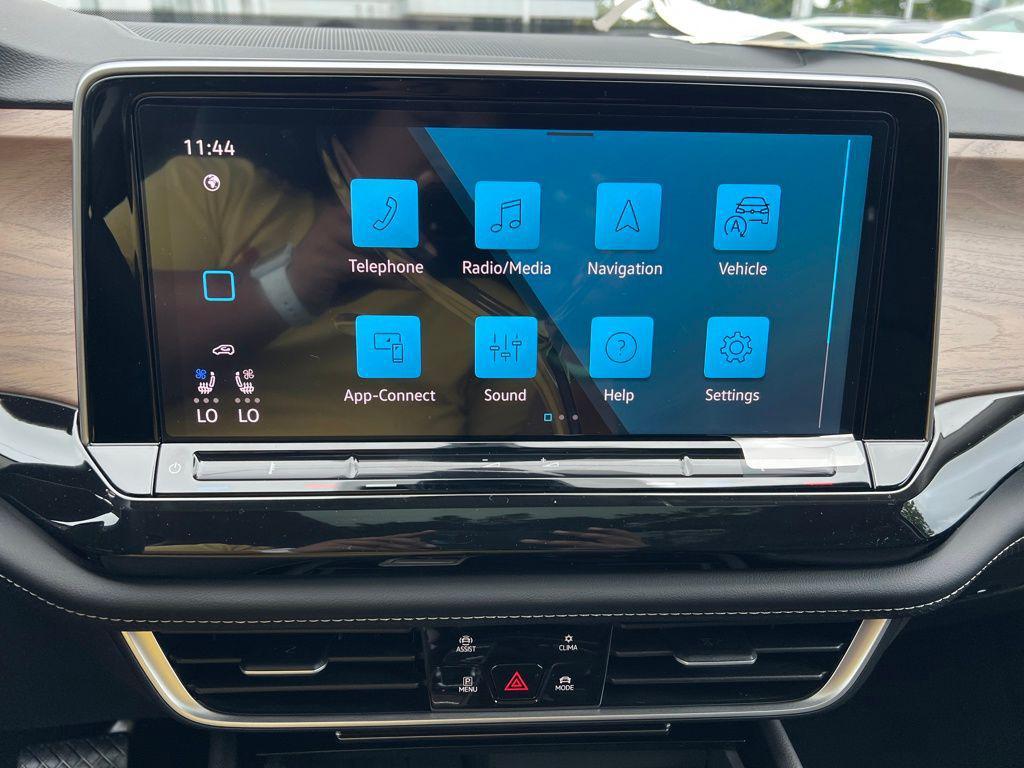 new 2026 Volkswagen Atlas car, priced at $43,908