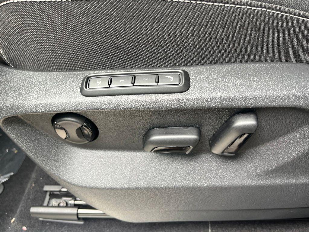 new 2026 Volkswagen Atlas car, priced at $52,089