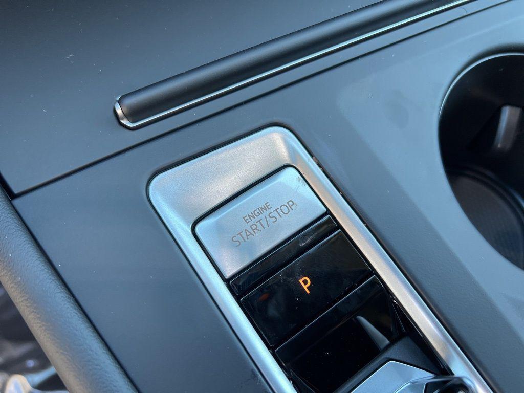 new 2026 Volkswagen Atlas car, priced at $39,365