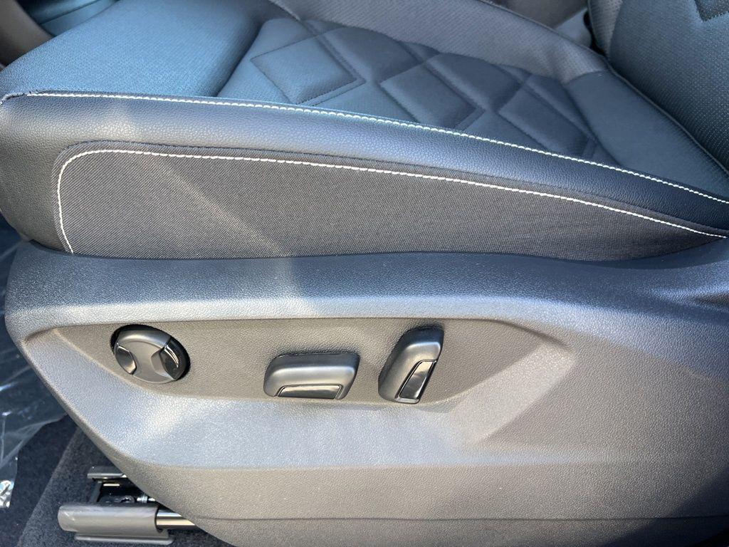 new 2026 Volkswagen Atlas car, priced at $39,365