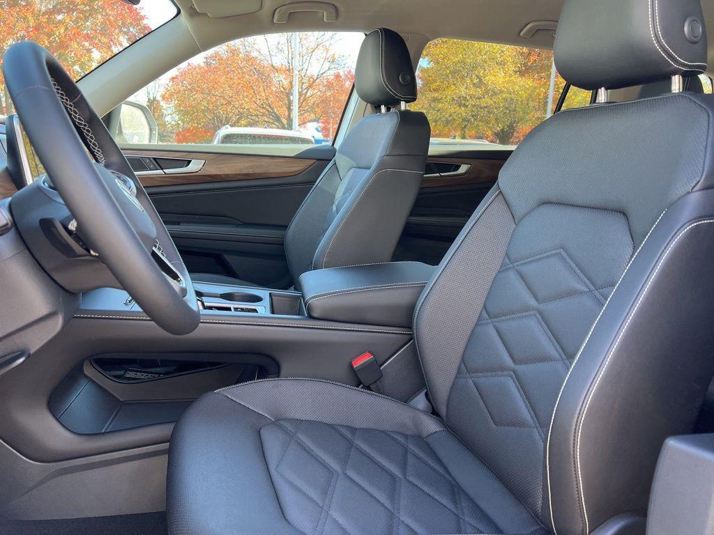 new 2026 Volkswagen Atlas car, priced at $39,365