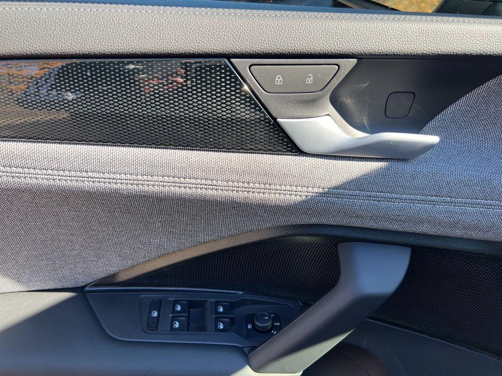 new 2026 Volkswagen Tiguan car, priced at $30,537