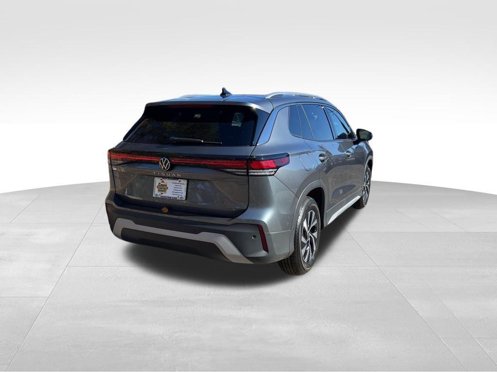 new 2026 Volkswagen Tiguan car, priced at $30,537