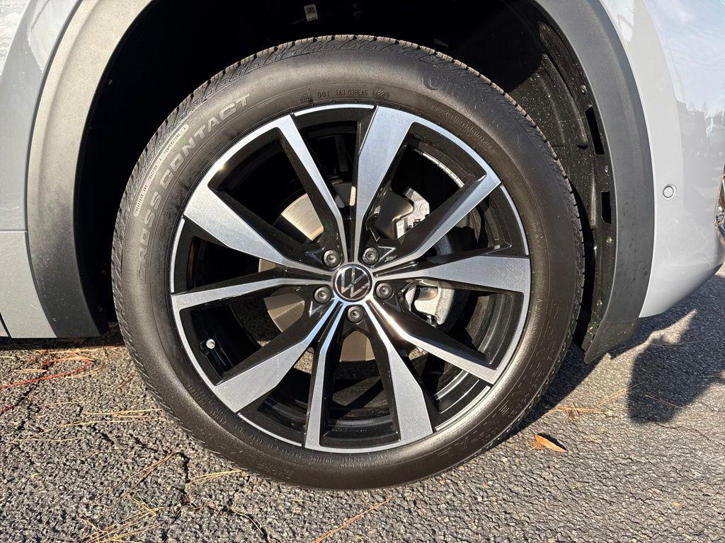 new 2026 Volkswagen Atlas car, priced at $53,124