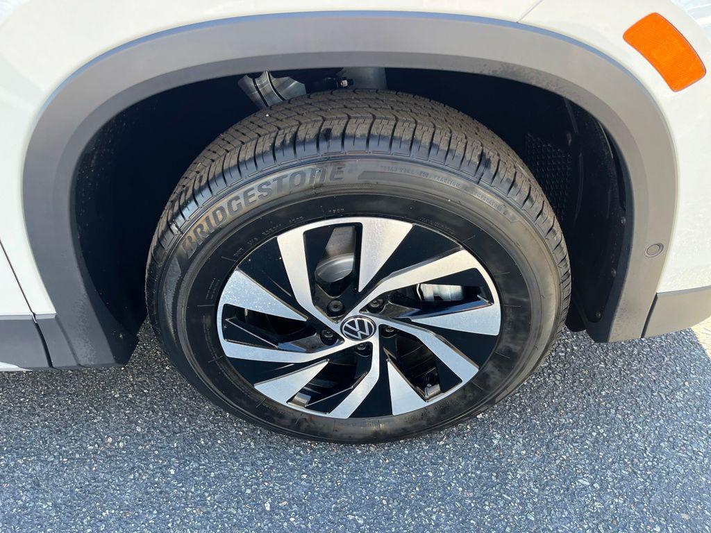 new 2026 Volkswagen Tiguan car, priced at $31,990