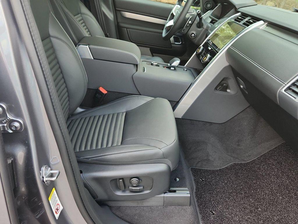 new 2026 Land Rover Discovery car, priced at $82,711