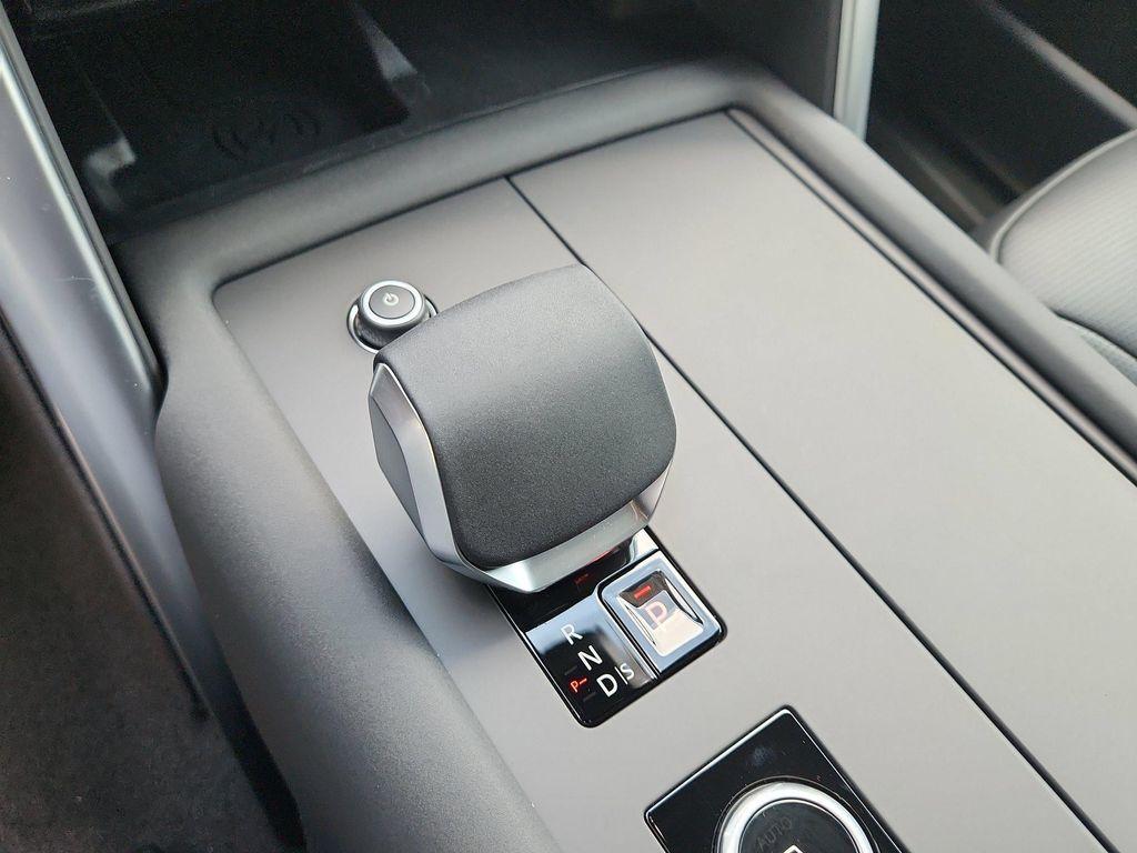 new 2026 Land Rover Discovery car, priced at $65,105