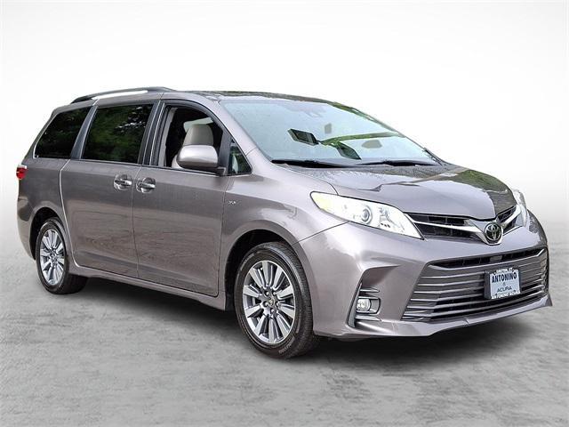 2020 Predawn Gray Mica Toyota Sienna