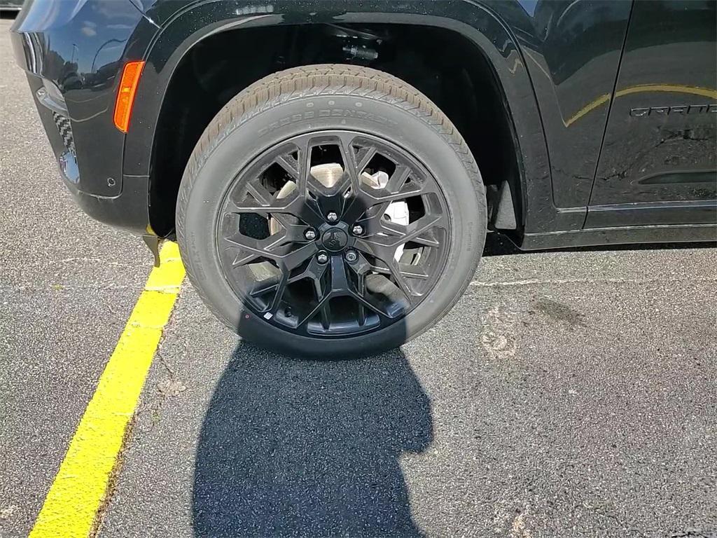 new 2025 Jeep Grand Cherokee car, priced at $55,694