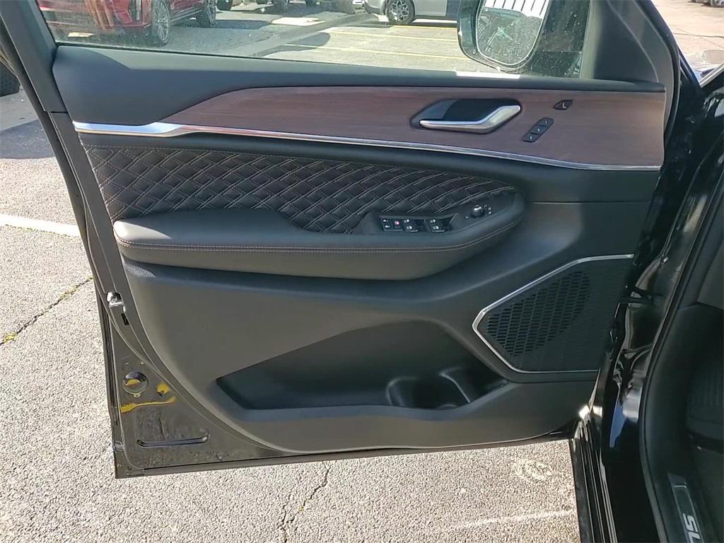 new 2025 Jeep Grand Cherokee car, priced at $55,694