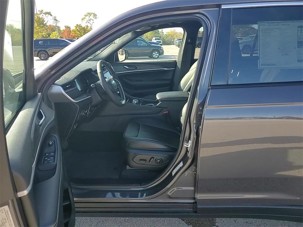new 2025 Jeep Grand Cherokee L car, priced at $42,399