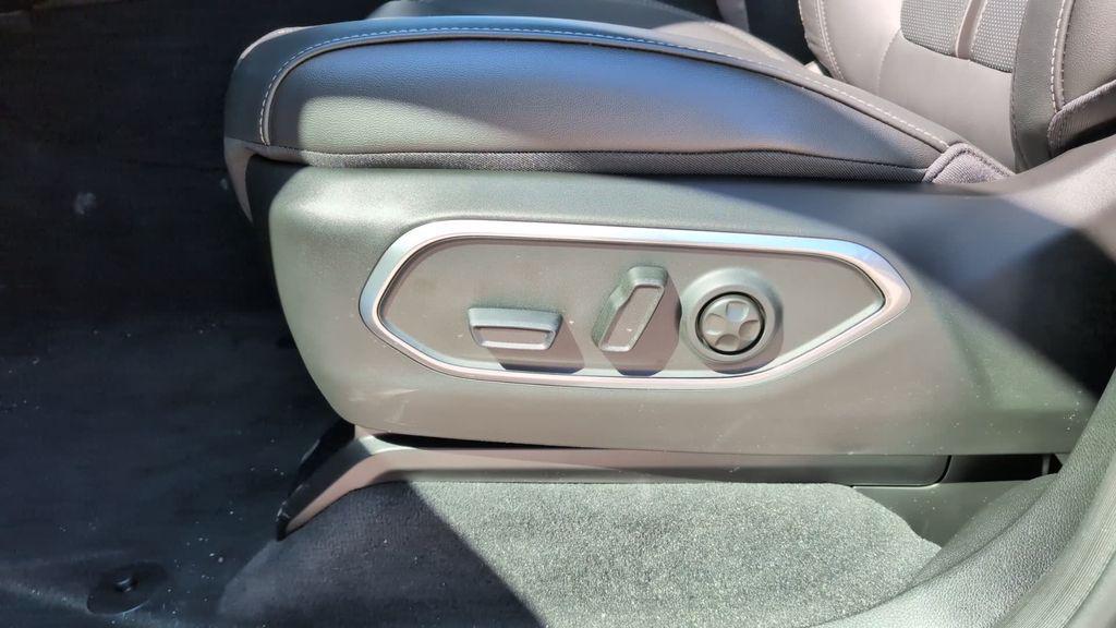 new 2026 Jeep Grand Wagoneer car, priced at $69,902