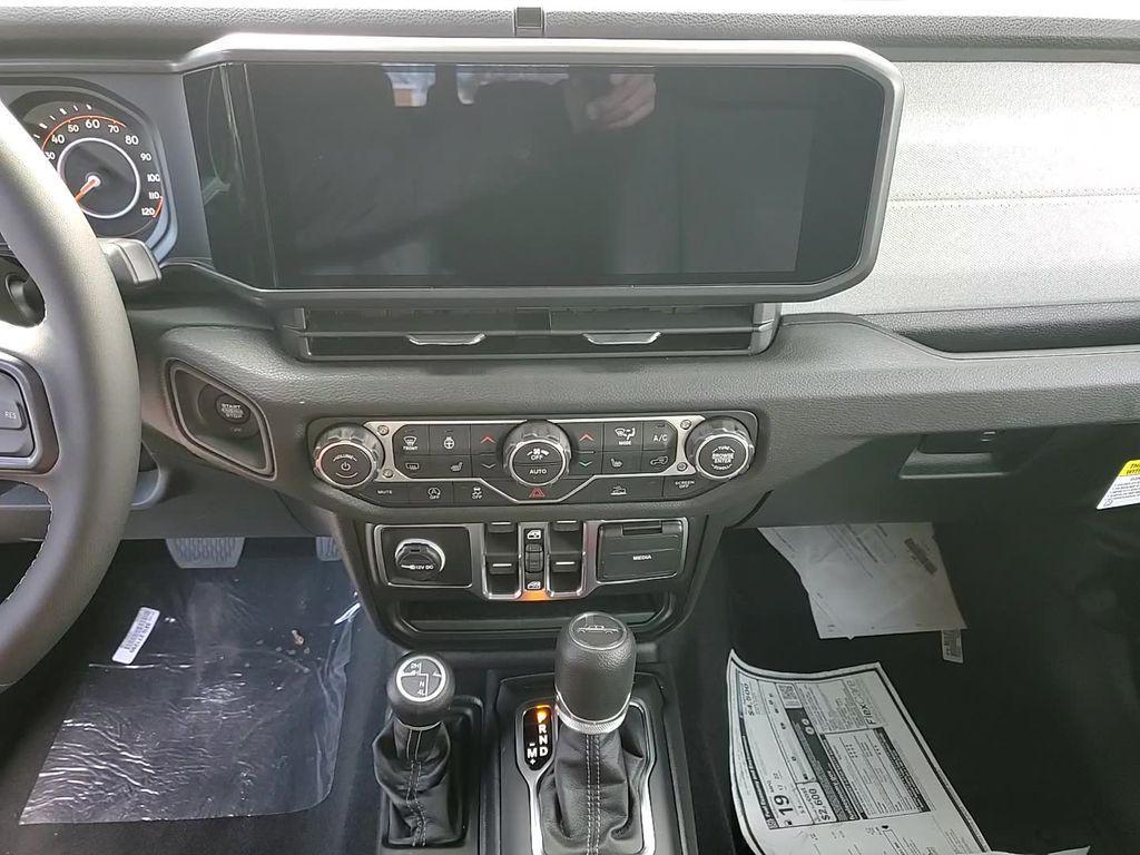 new 2026 Jeep Gladiator car, priced at $43,308