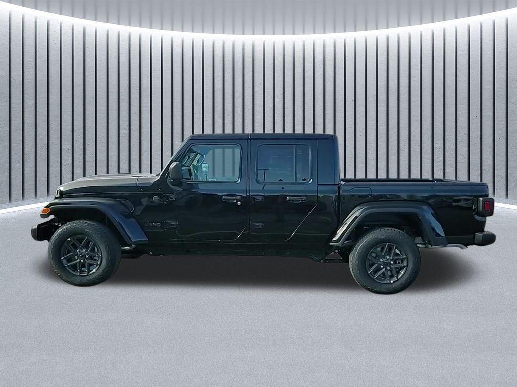 new 2026 Jeep Gladiator car, priced at $43,308