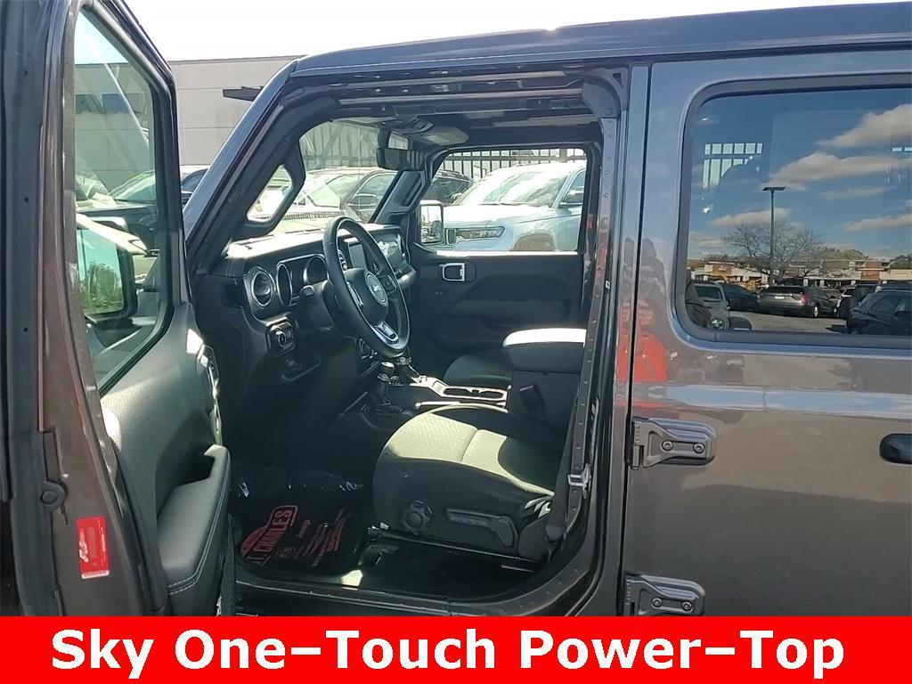 used 2022 Jeep Wrangler Unlimited car, priced at $27,995