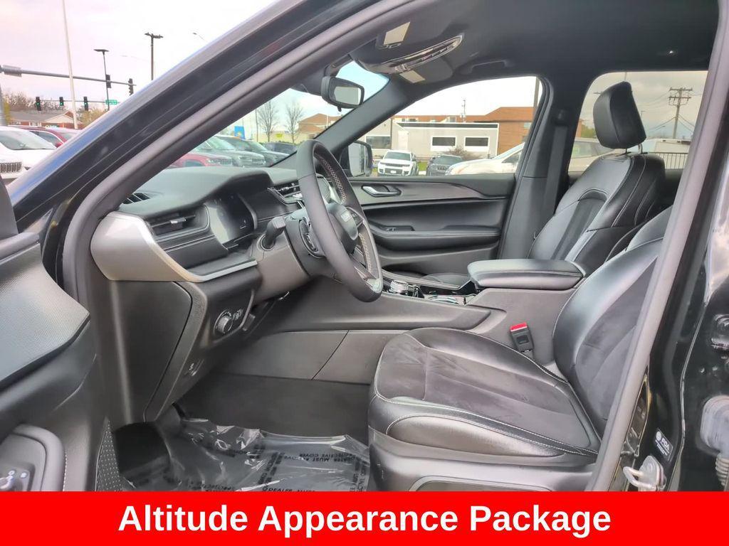 used 2023 Jeep Grand Cherokee car, priced at $30,691