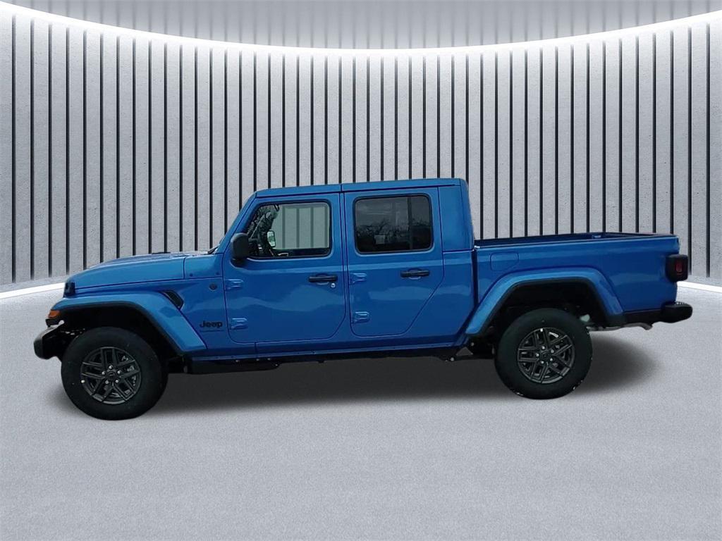 new 2026 Jeep Gladiator car, priced at $47,080