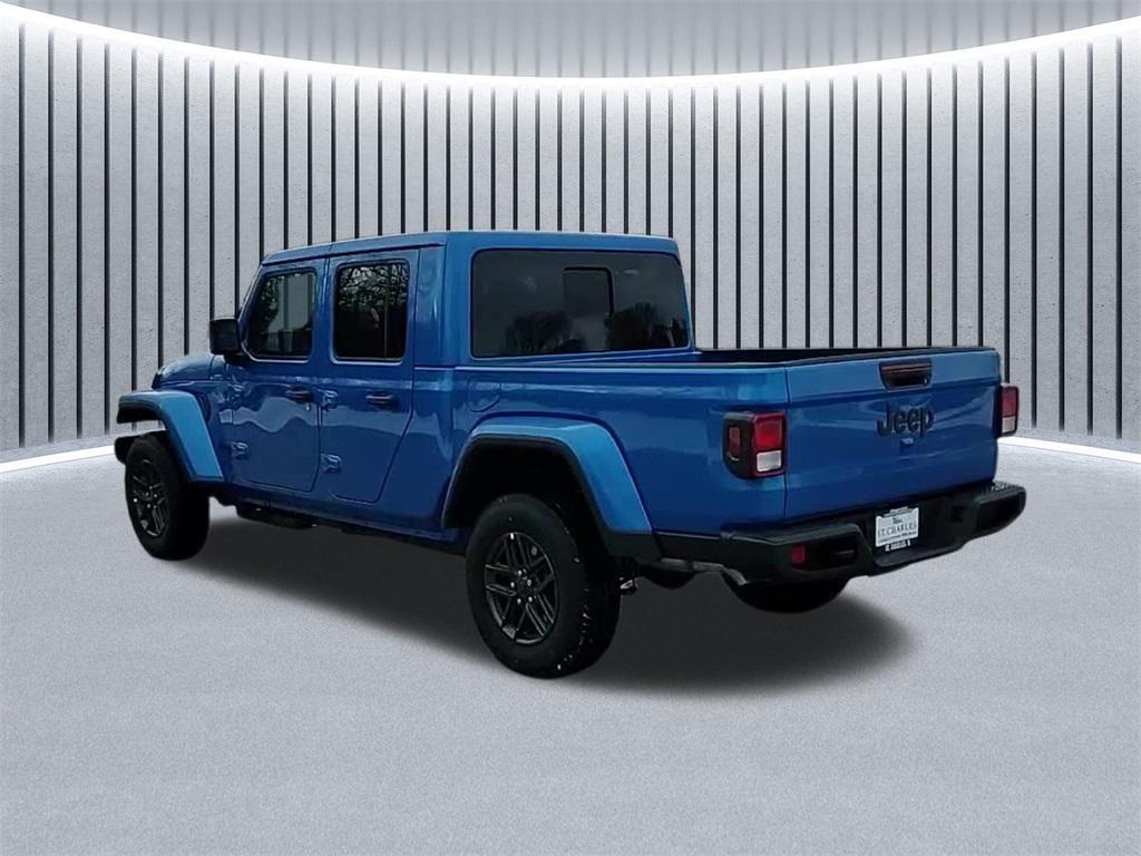 new 2026 Jeep Gladiator car, priced at $47,080