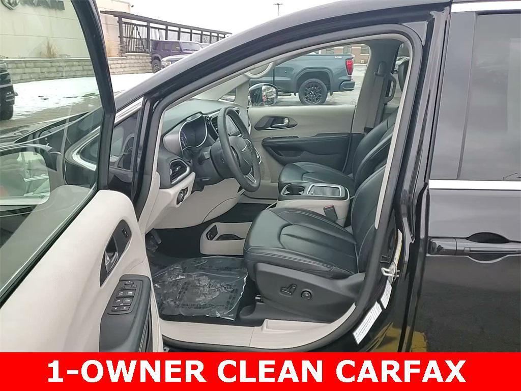 used 2024 Chrysler Pacifica car, priced at $27,305