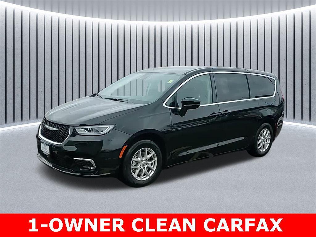 used 2024 Chrysler Pacifica car, priced at $27,305