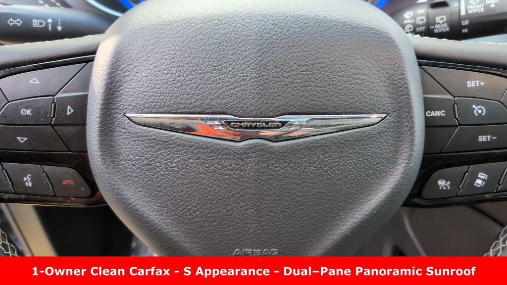 used 2025 Chrysler Pacifica car, priced at $31,995