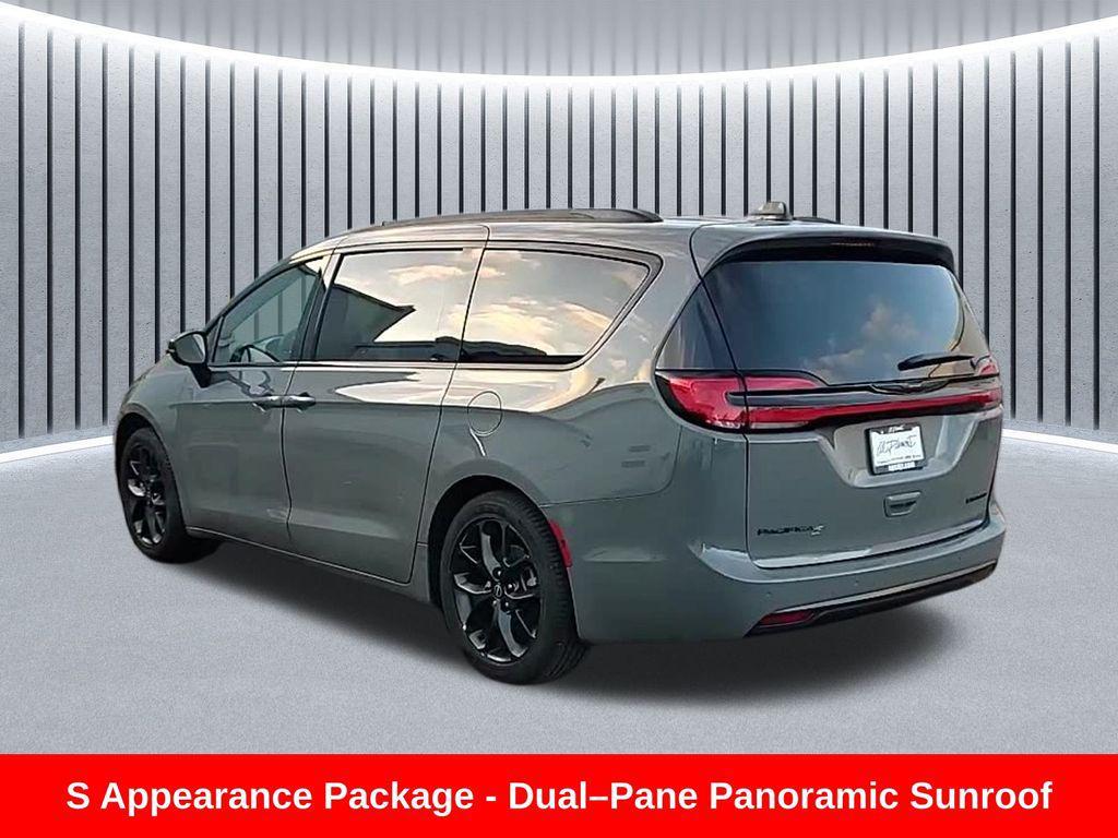 used 2025 Chrysler Pacifica car, priced at $38,995