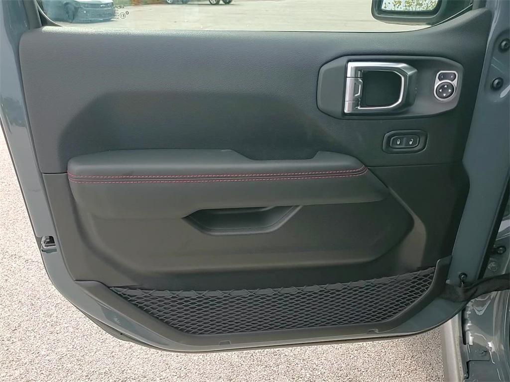 new 2025 Jeep Wrangler car, priced at $56,485