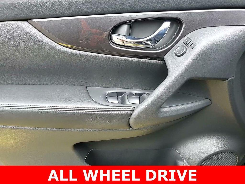 used 2019 Nissan Rogue car, priced at $12,878