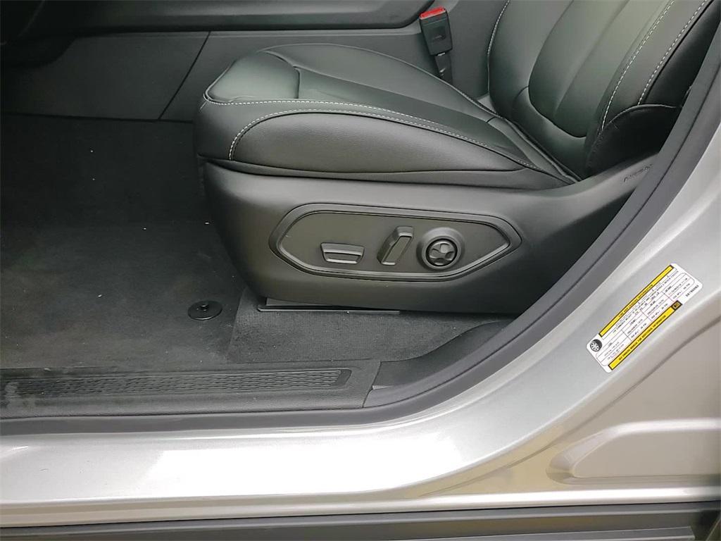 new 2025 Jeep Grand Cherokee car, priced at $46,112