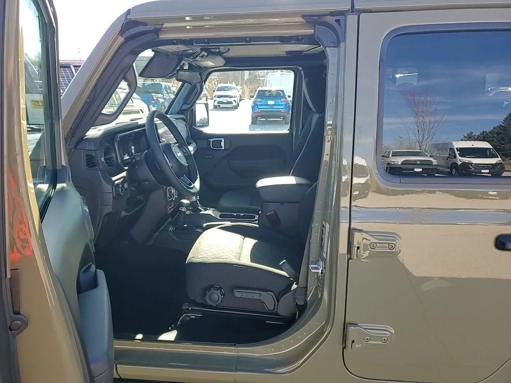 new 2026 Jeep Gladiator car, priced at $51,422