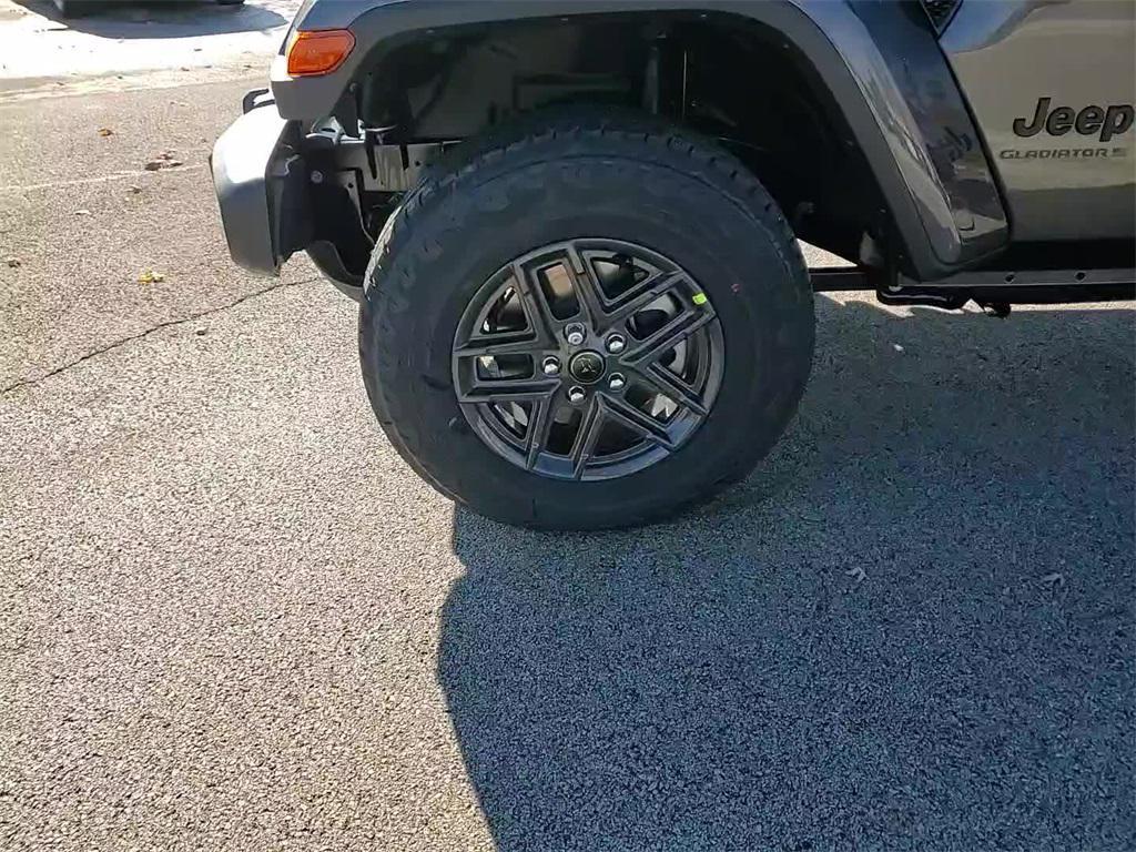 new 2026 Jeep Gladiator car, priced at $50,465