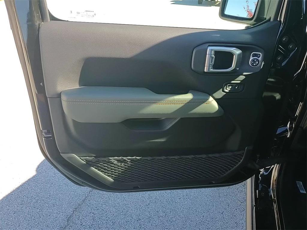 new 2026 Jeep Gladiator car, priced at $64,145