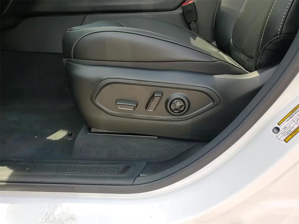 new 2025 Jeep Grand Cherokee car, priced at $46,906