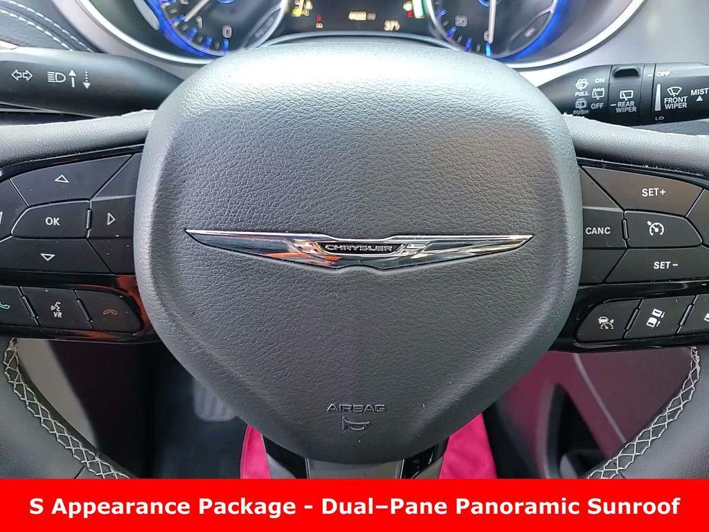 used 2025 Chrysler Pacifica car, priced at $34,274