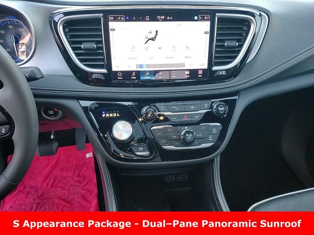used 2025 Chrysler Pacifica car, priced at $34,274