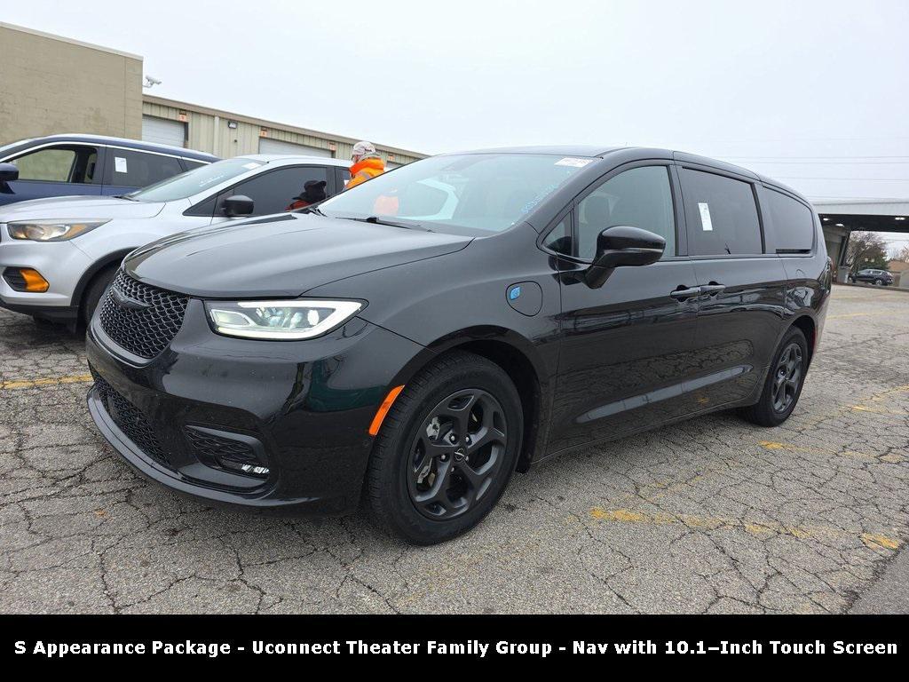 used 2022 Chrysler Pacifica Hybrid car, priced at $24,988