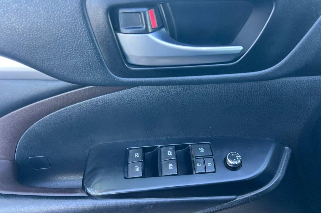 used 2019 Toyota Highlander car, priced at $19,998