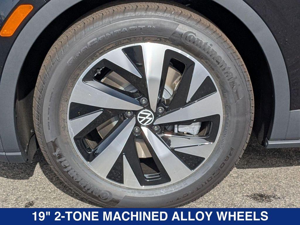 new 2025 Volkswagen ID.4 car, priced at $47,271