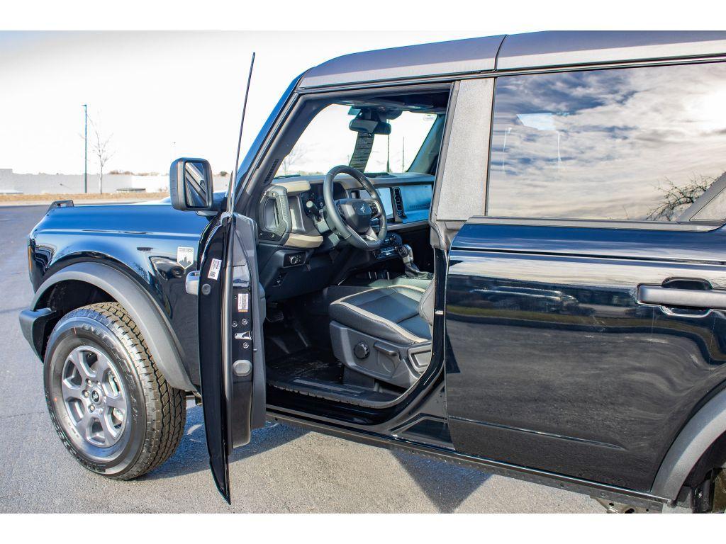 new 2025 Ford Bronco car, priced at $44,001
