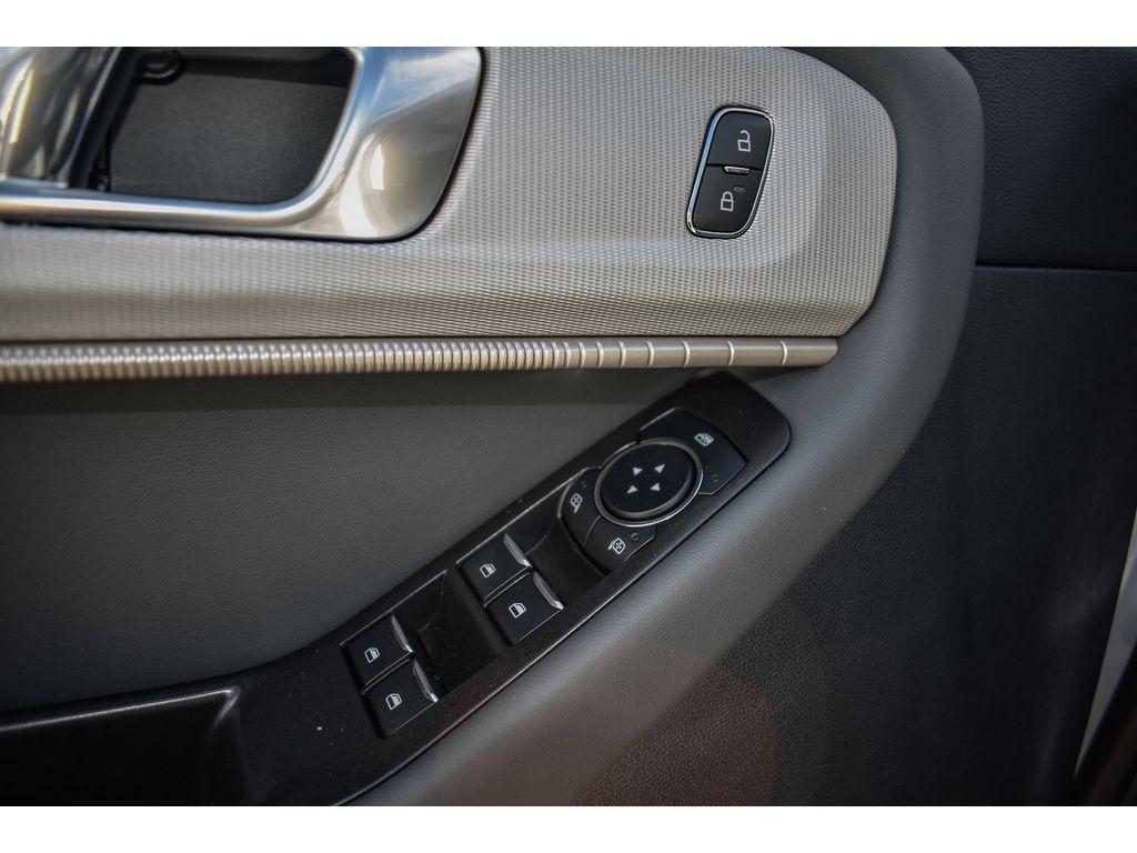 new 2025 Ford Explorer car, priced at $41,999