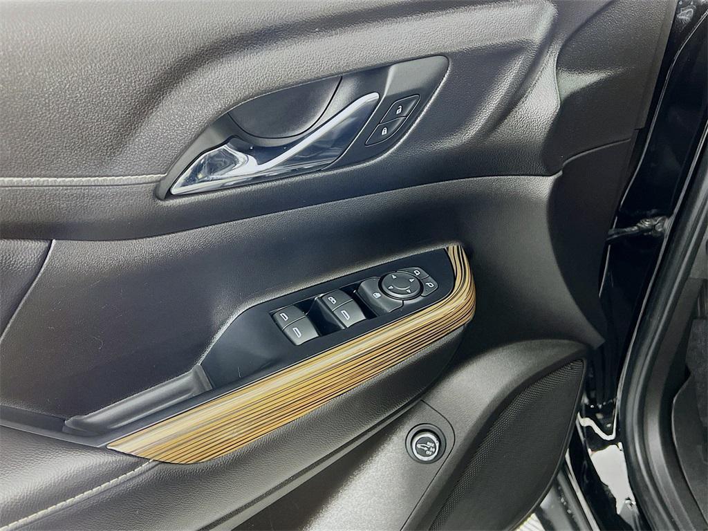 used 2022 GMC Acadia car, priced at $18,900