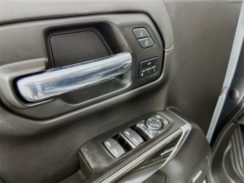 used 2021 GMC Sierra 1500 car, priced at $38,000