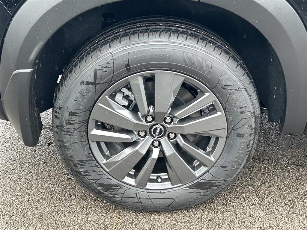 new 2025 Nissan Pathfinder car, priced at $33,374
