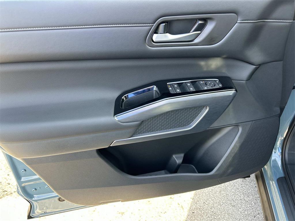 new 2026 Nissan Pathfinder car, priced at $45,492