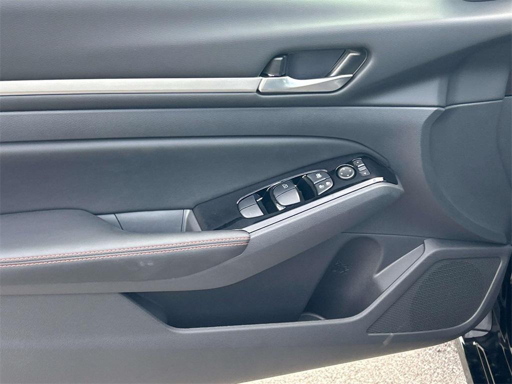 new 2025 Nissan Altima car, priced at $32,006